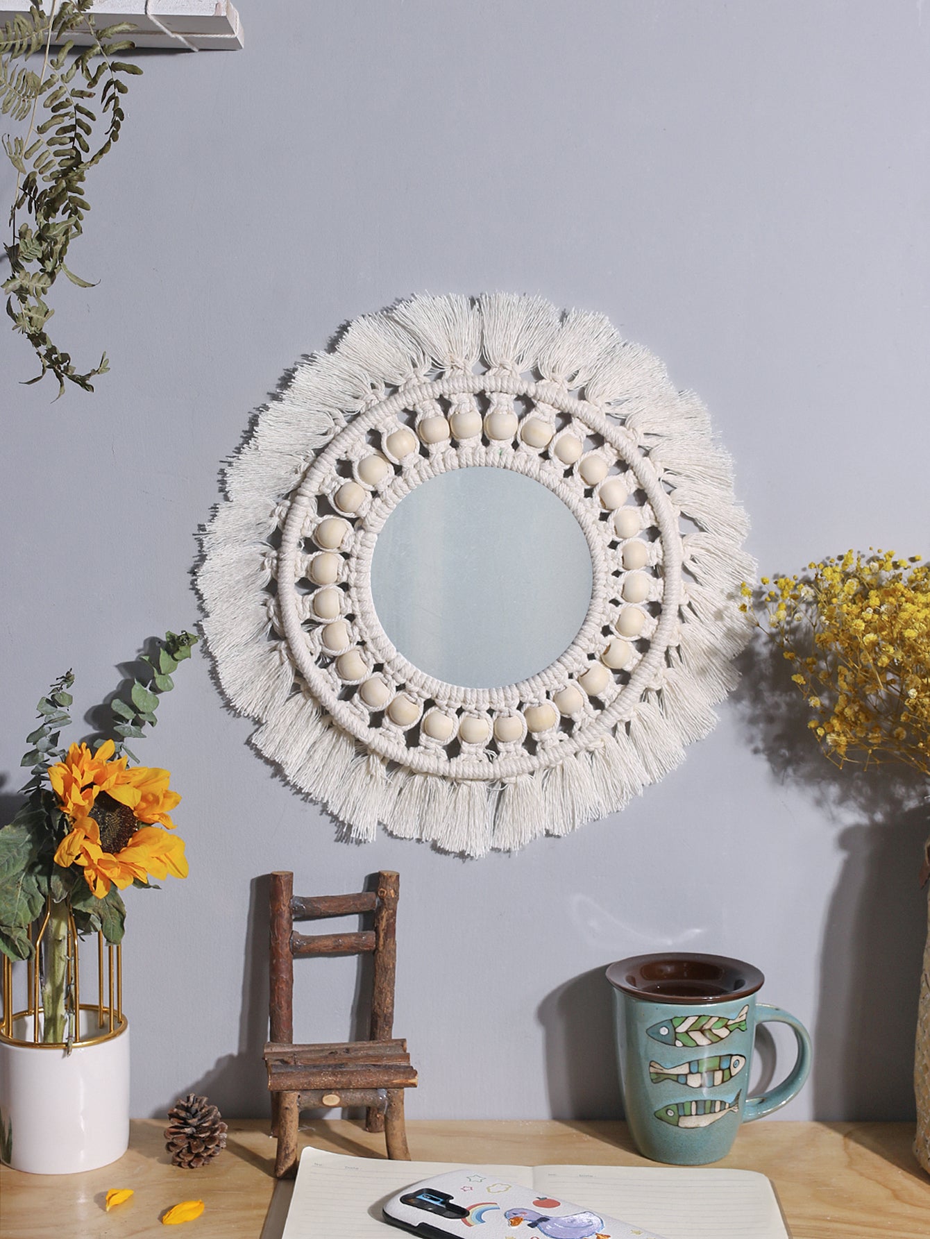 Miroir Rond en Macramé avec Perles en Bois Beige