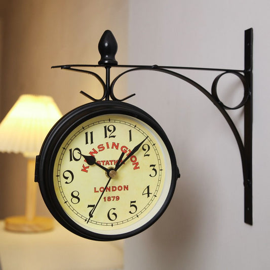 Horloge murale double face en fer forgé rétro