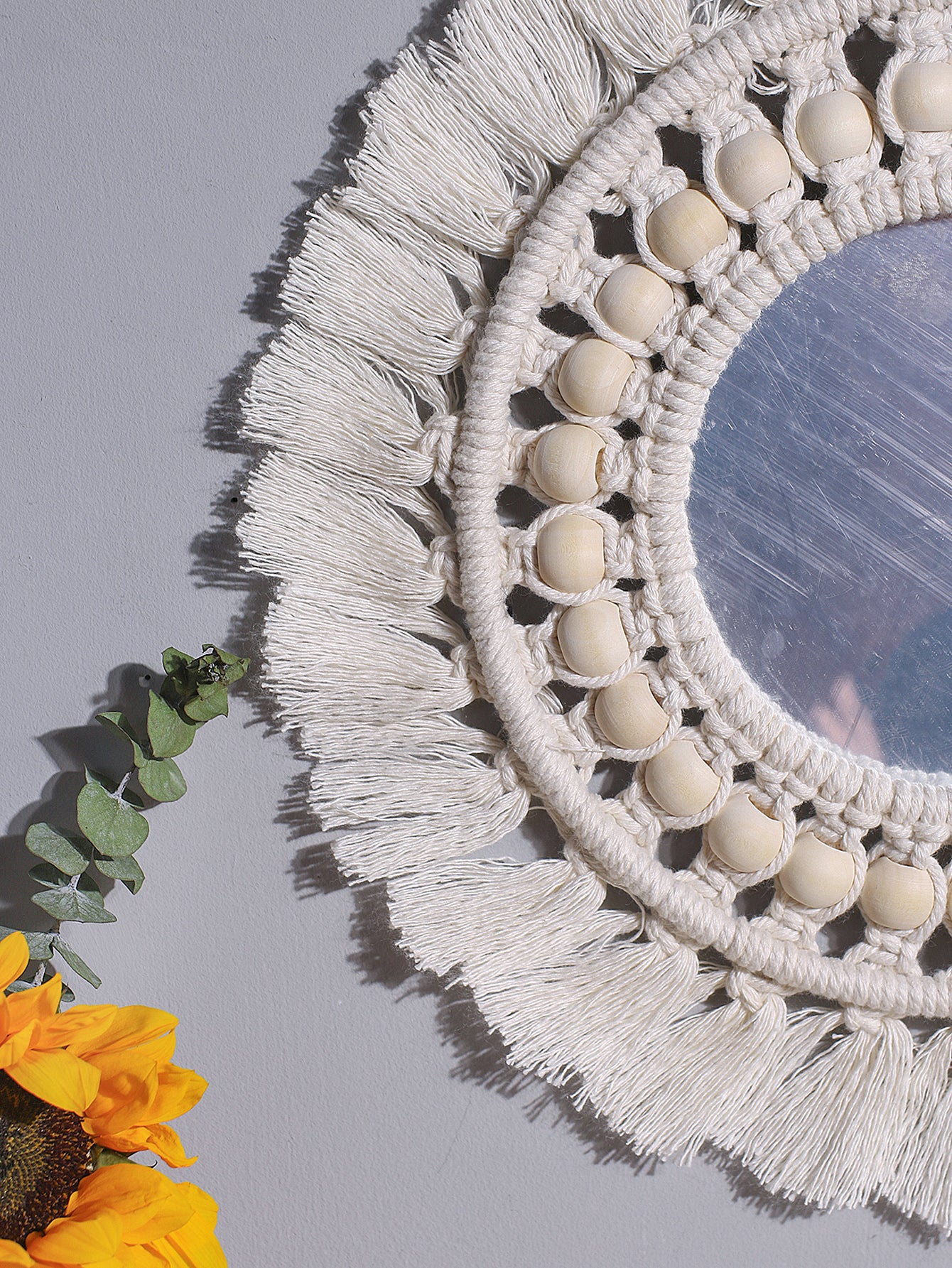 Miroir Rond en Macramé avec Perles en Bois Beige