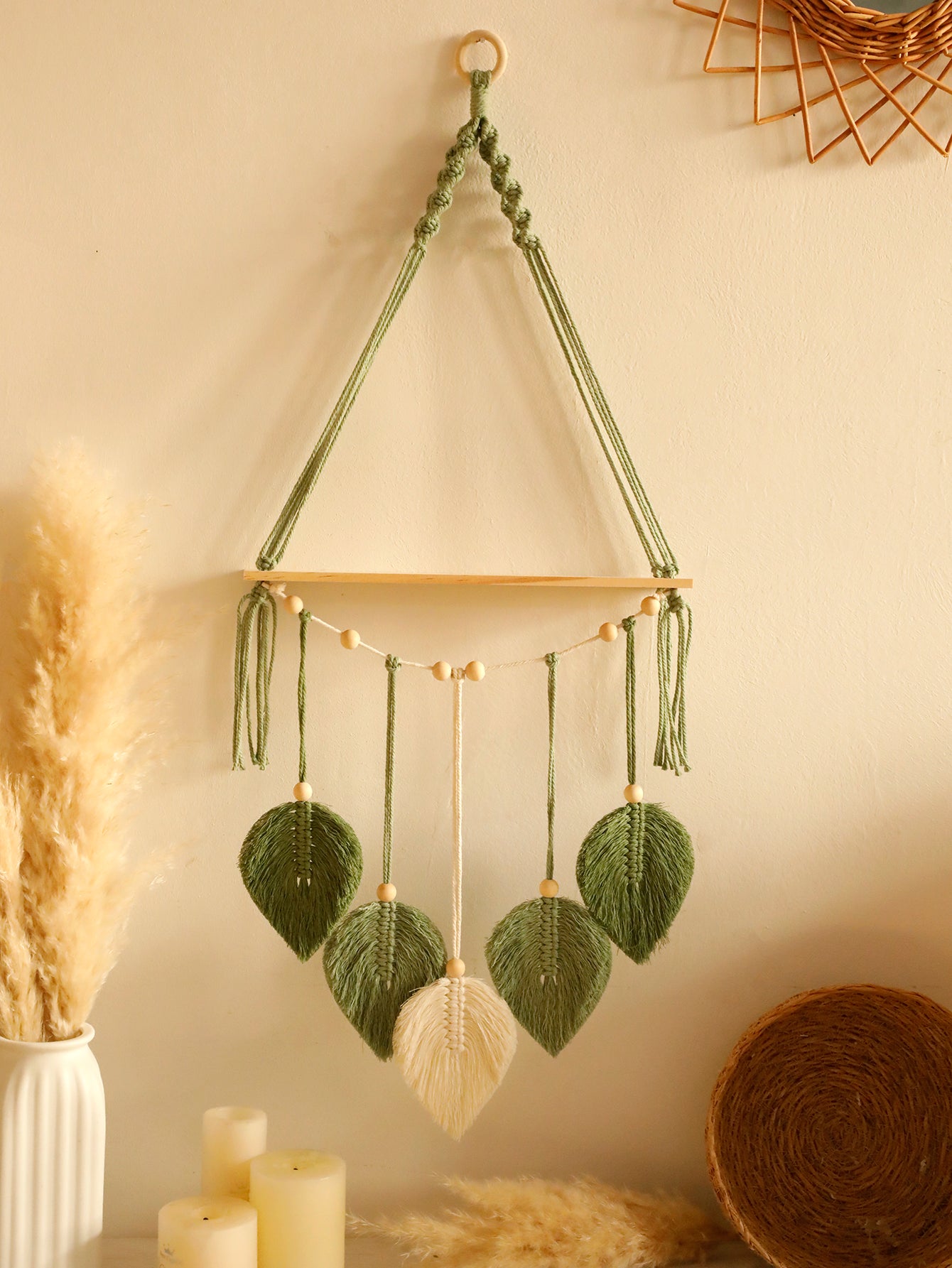 Étagère Flottante en Macramé avec Feuilles - Décoration Murale Boho Chic
